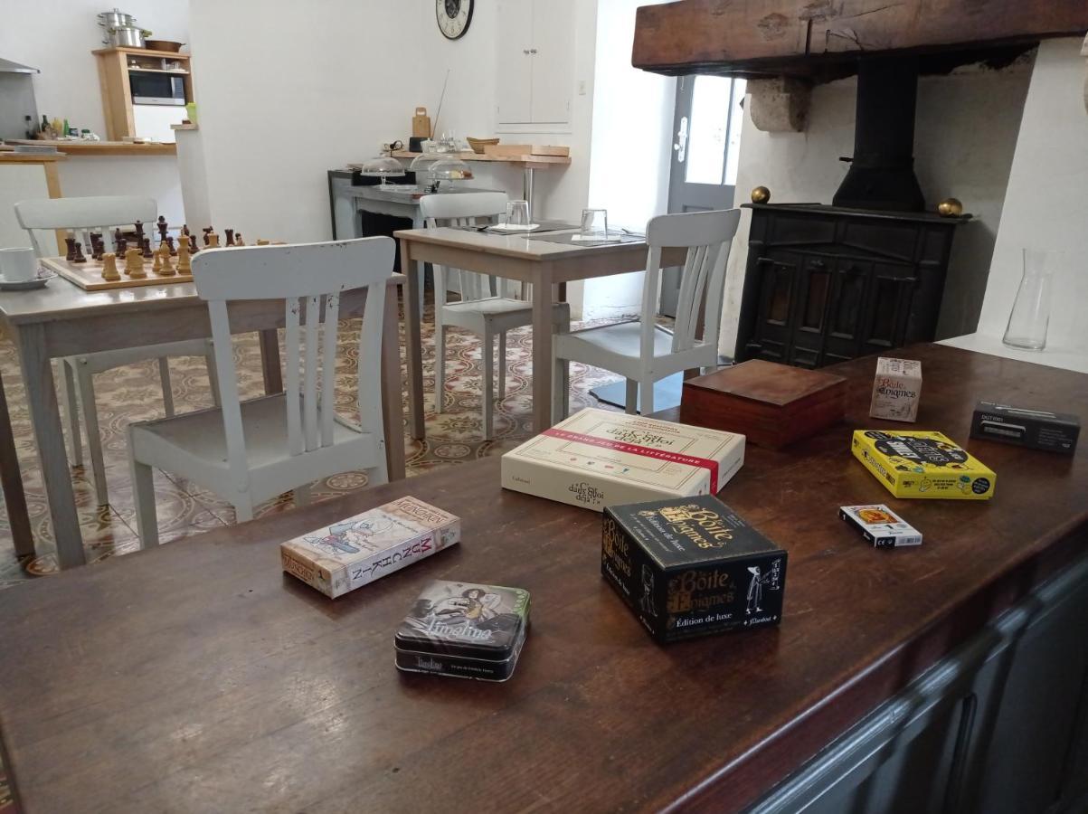 Maison Rives - Village Du Livre De Bed & Breakfast Montolieu