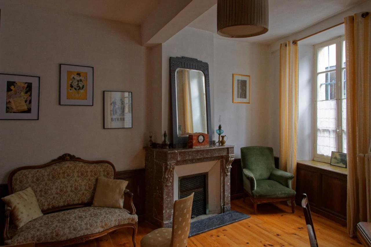 Maison Rives - Village Du Livre De Bed & Breakfast *
