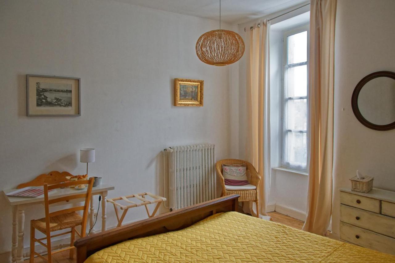 Bed & Breakfast Maison Rives - Village Du Livre De *