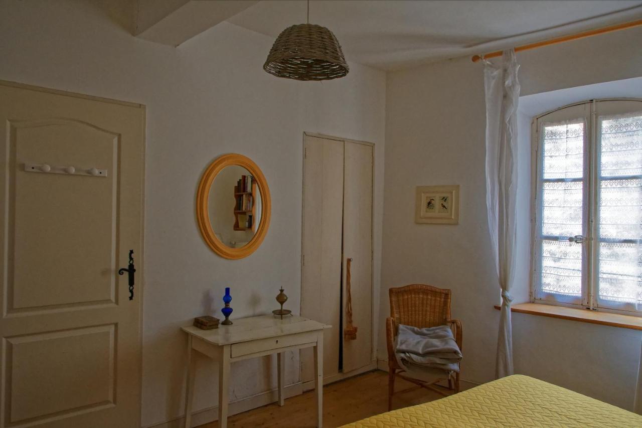 Maison Rives - Village Du Livre De Bed & Breakfast Montolieu