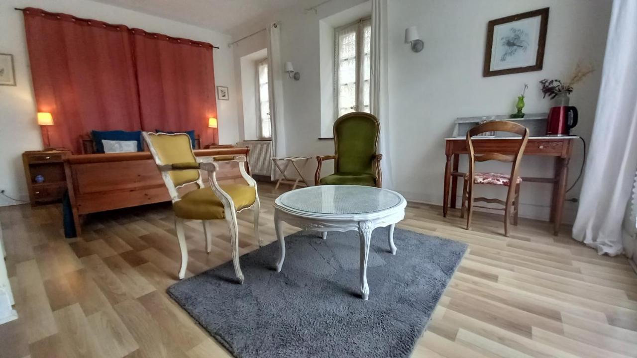 Maison Rives - Village Du Livre De * Montolieu