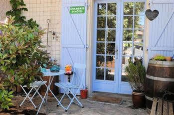 Maison Rives - Village Du Livre De Bed & Breakfast
